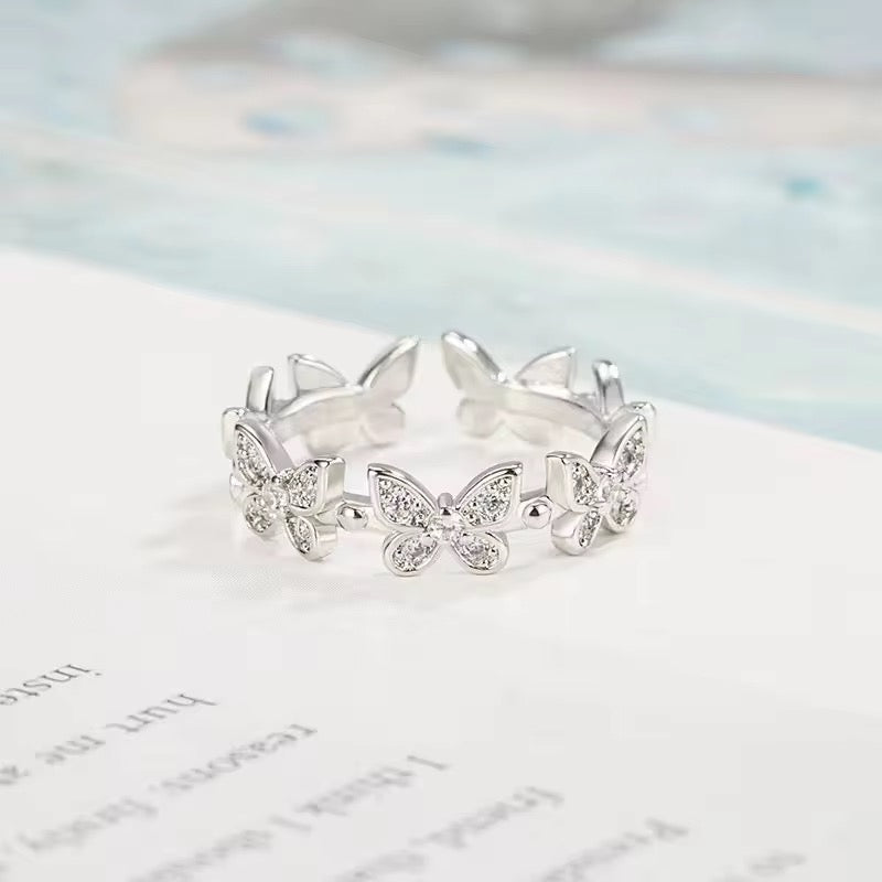 Luminé Charm Butterfly Ring