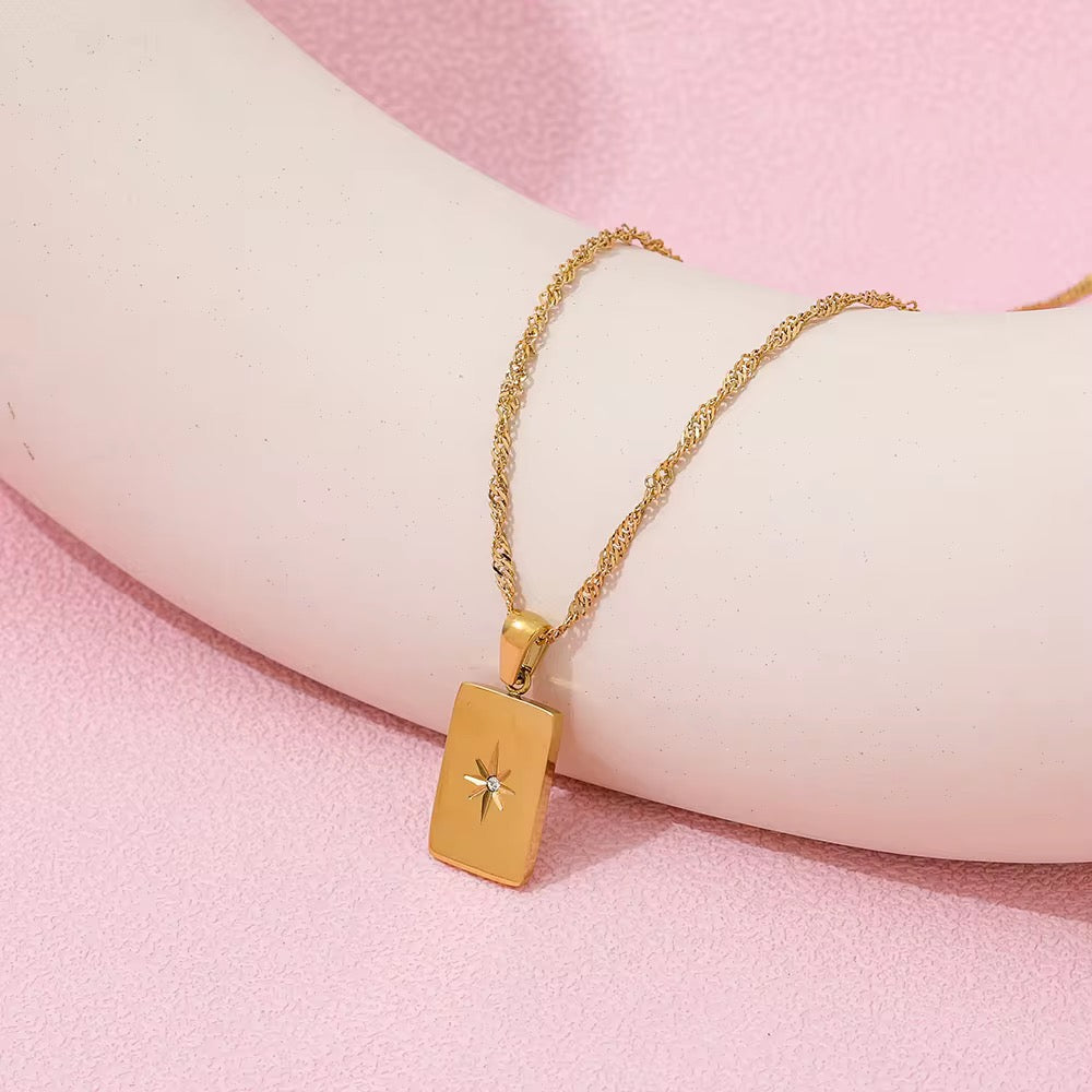 Soline Gold Pendant