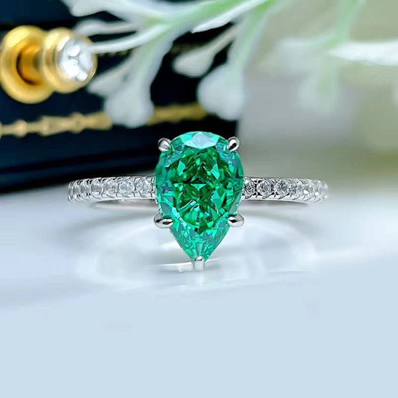 Luxe Femme Ring