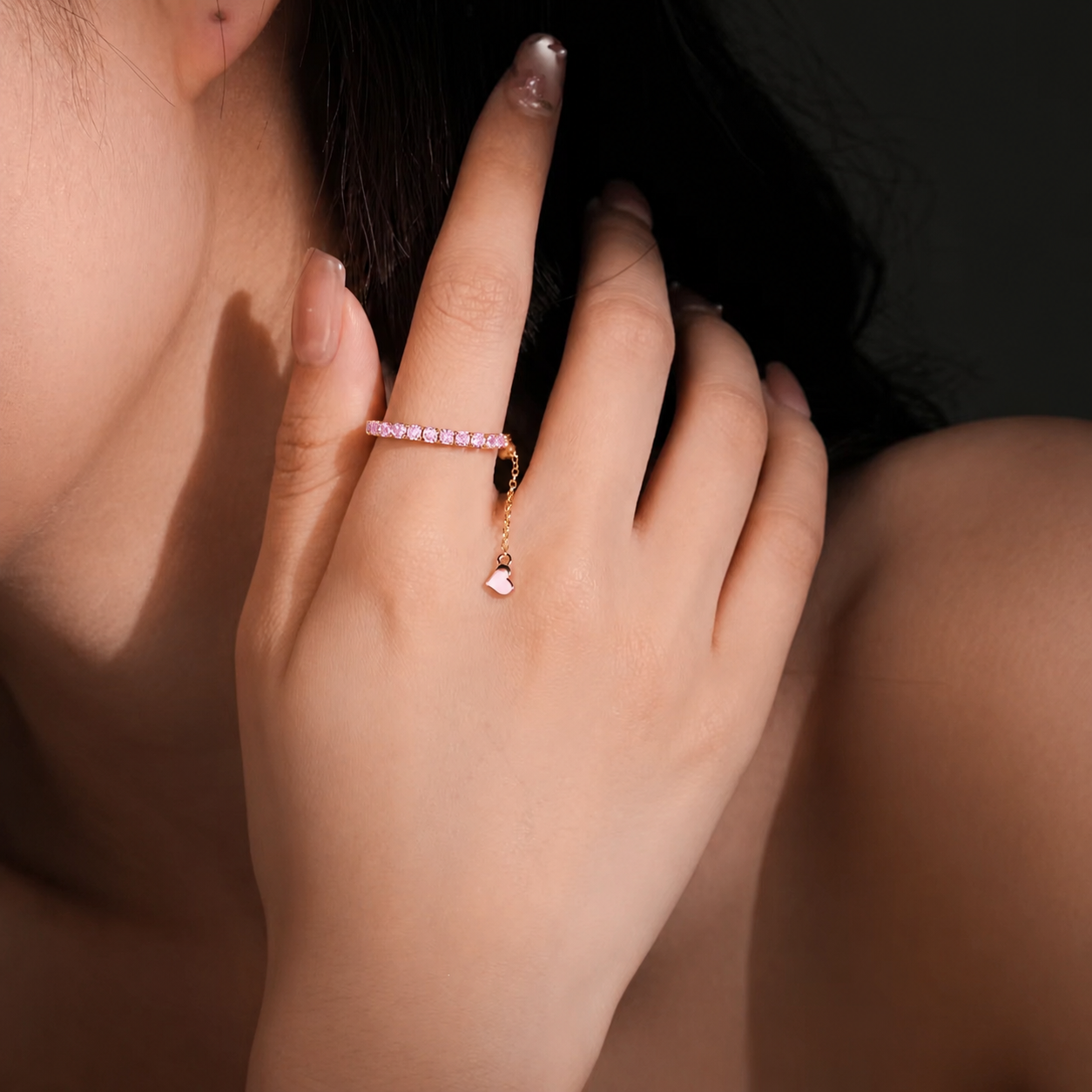 Mehr Adjustable Rhinestones Chain Ring - White