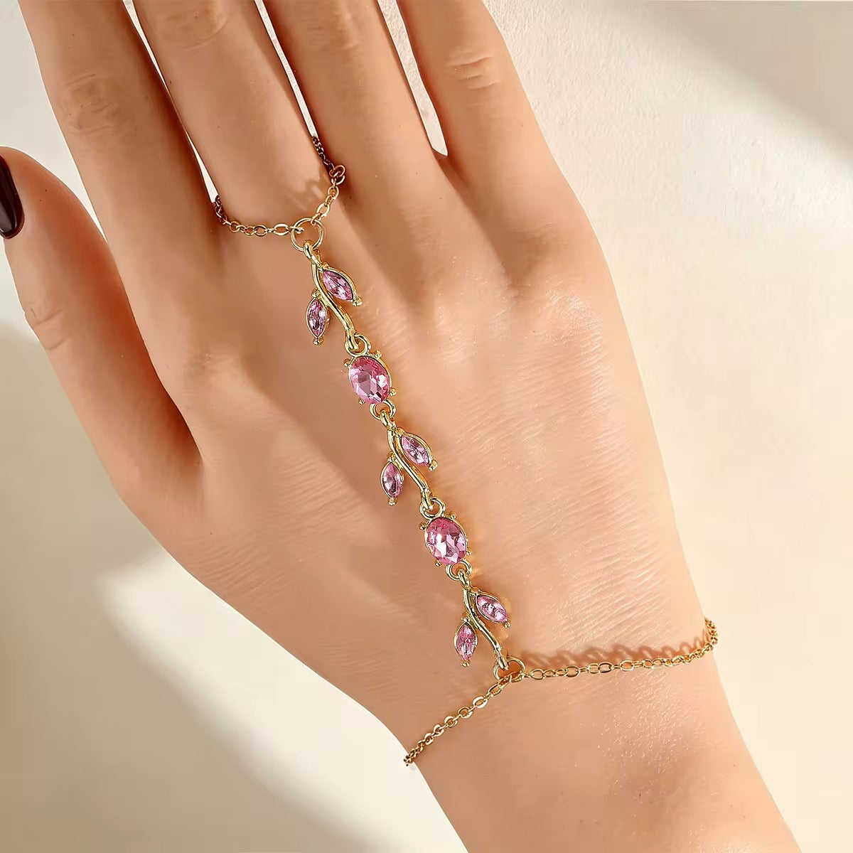 Tulip Royale Hand Chain