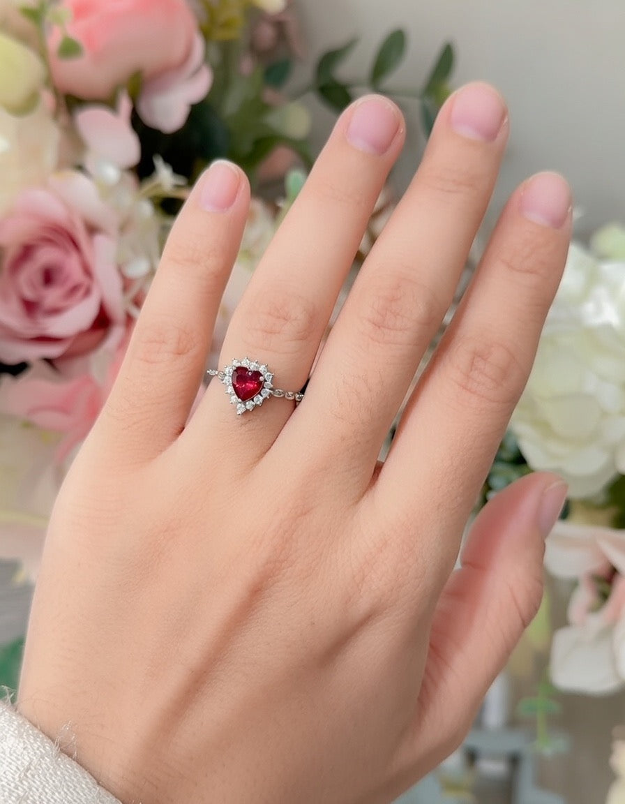 Red Sovereign Adjustable Heart Shaped Chain Ring - Silver Chain