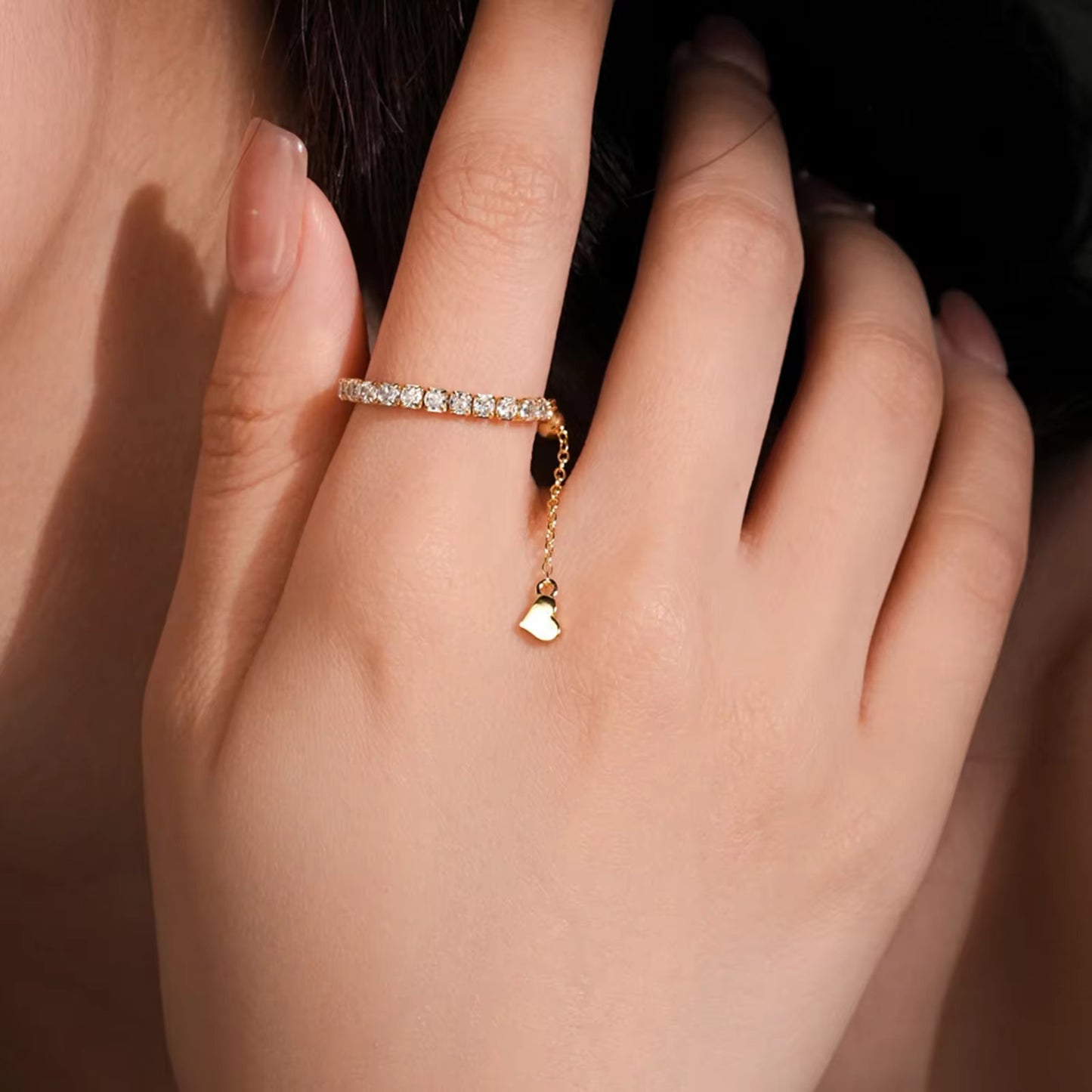 Mehr Adjustable Rhinestones Chain Ring - White