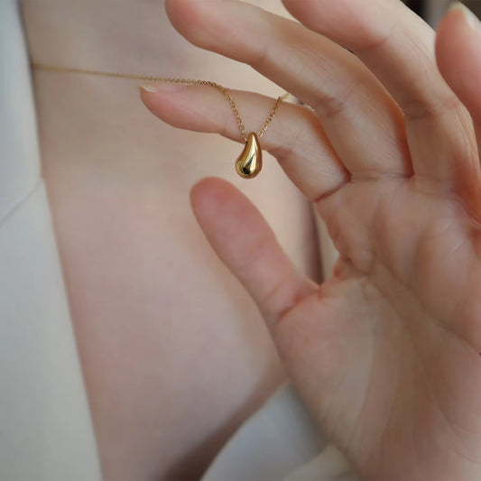 Hailey Bieber Drop Pendant