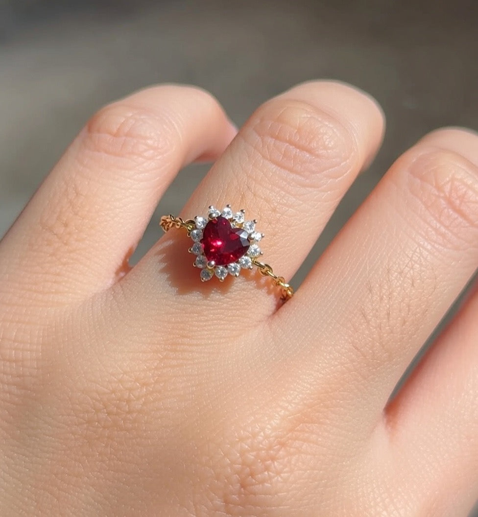 Red Sovereign Adjustable Heart Shaped Chain Ring - Silver Chain