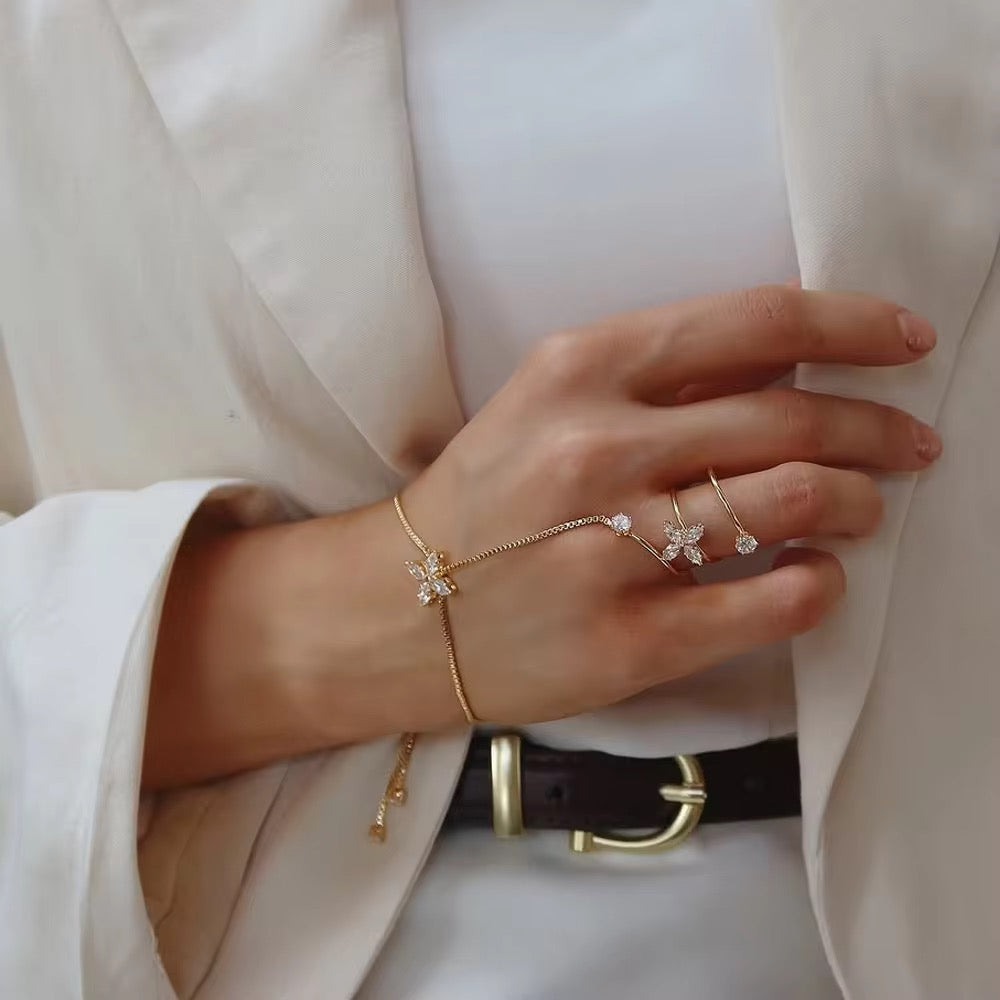 Mehr Blossom Hand Chain
