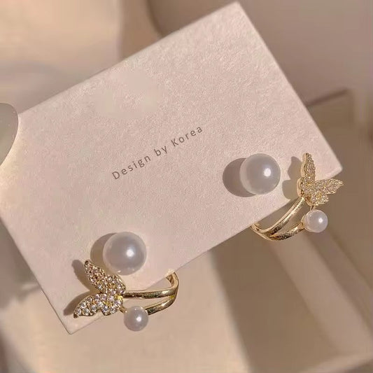 Chic Butterfly Pearly Studs