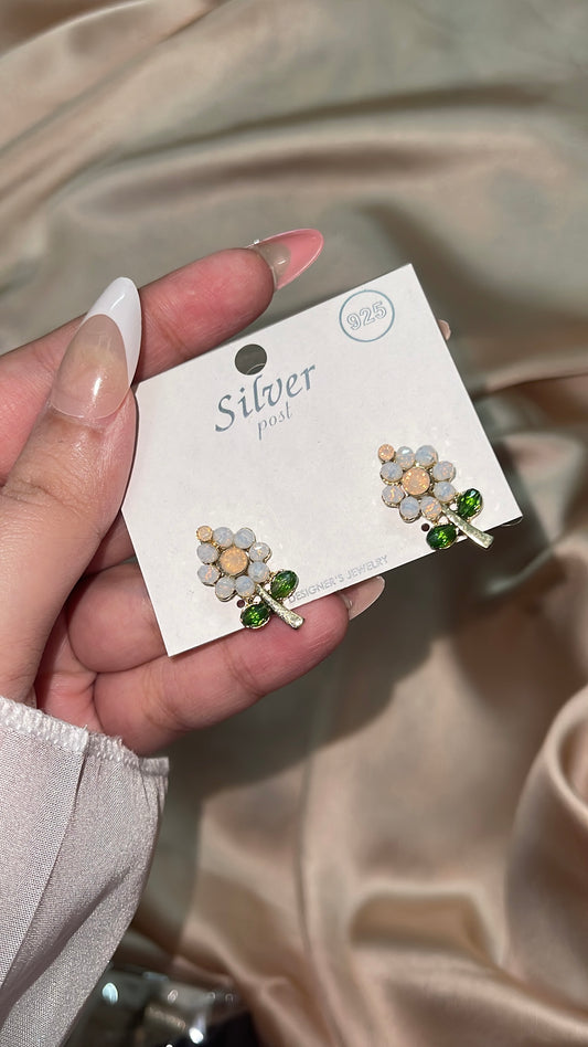 Hayan – White, Pure Elegance