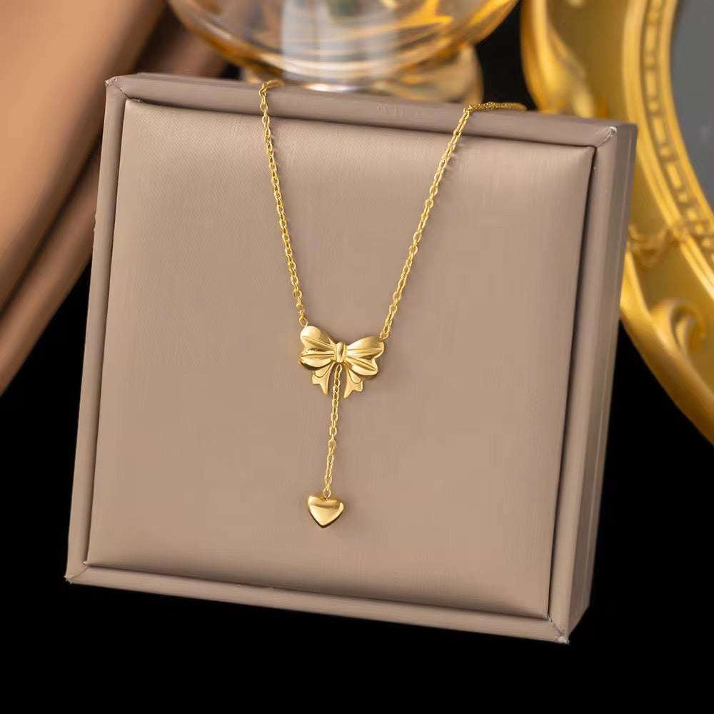 Savina Bowknot Pendant