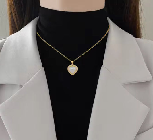 Isaline Heart Pearl Pendant