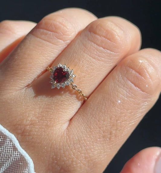 Red Sovereign Adjustable Heart Shaped Chain Ring - Golden Chain