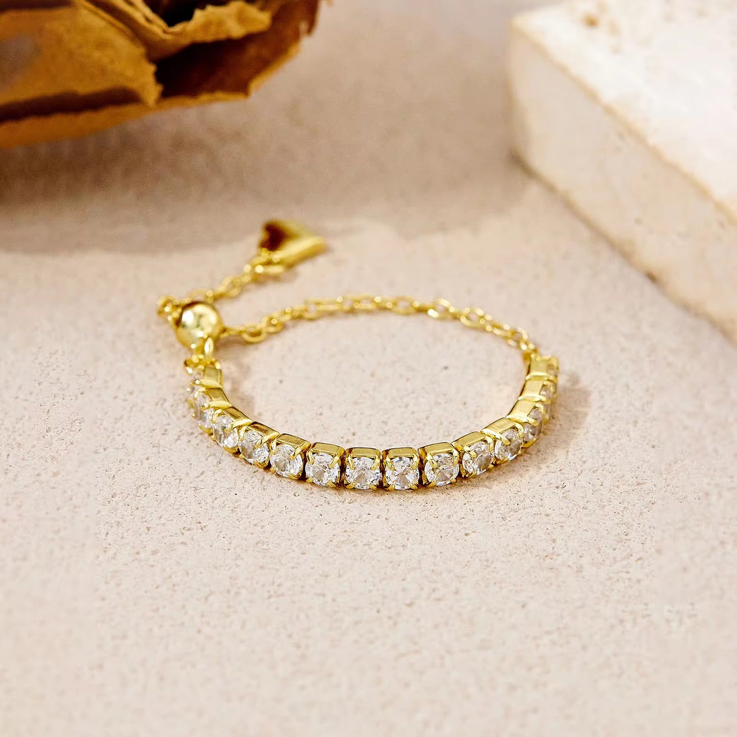 Mehr Adjustable Rhinestones Chain Ring - White