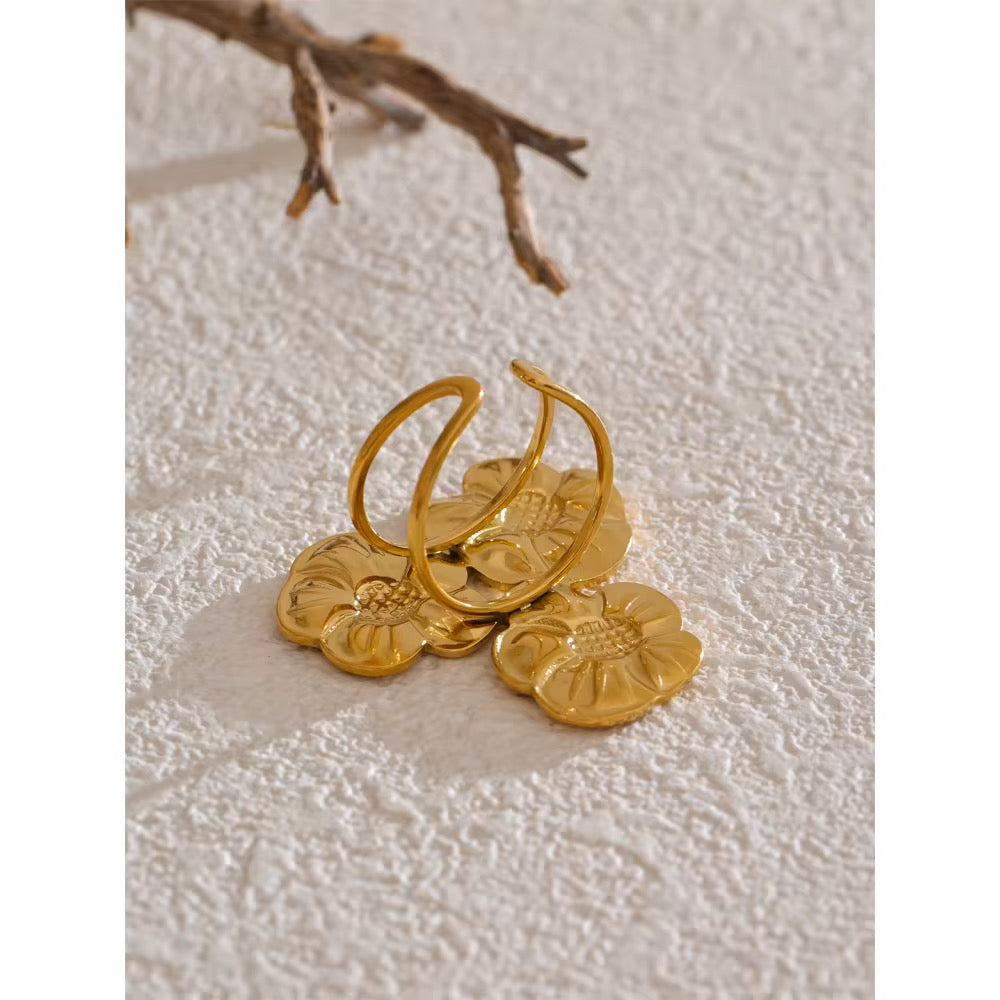 Triple Flower Ring – Anti-Tarnish, Golden, Adjustable Fit