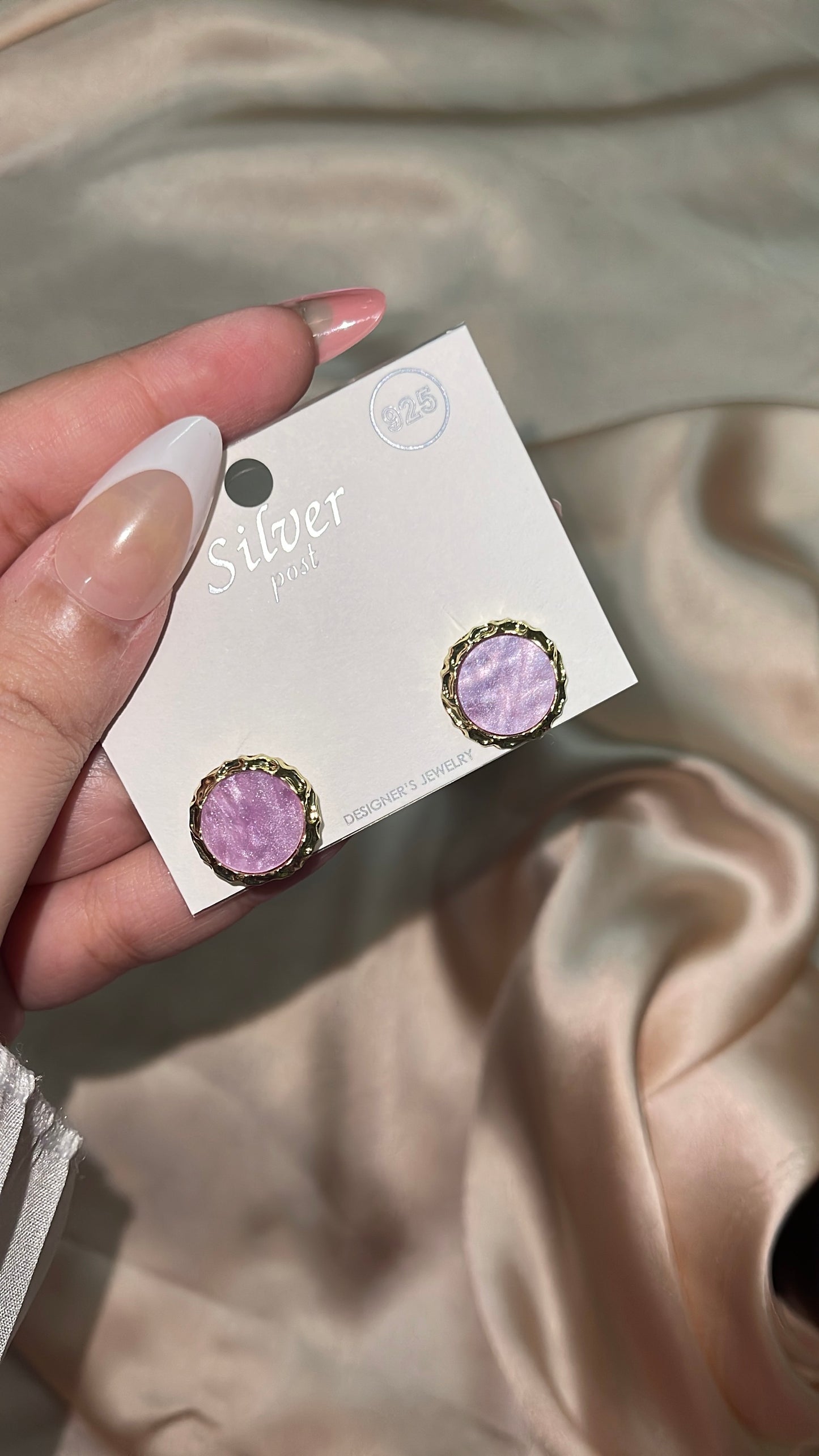 Eunjoo – Silver Pearl