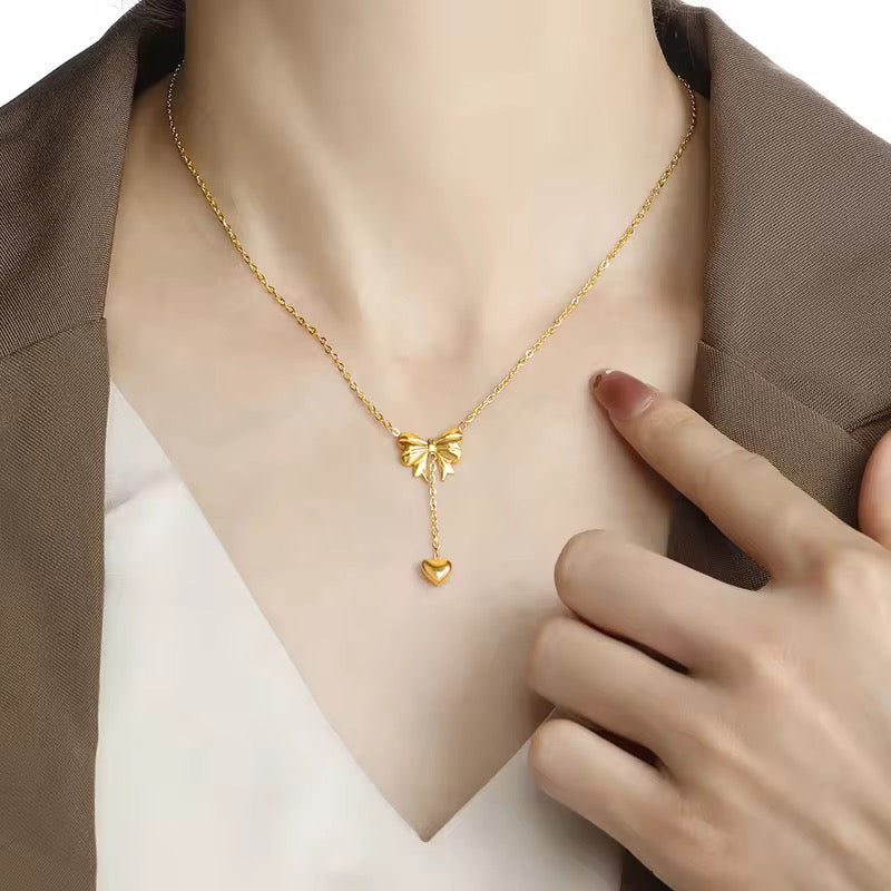 Savina Bowknot Pendant