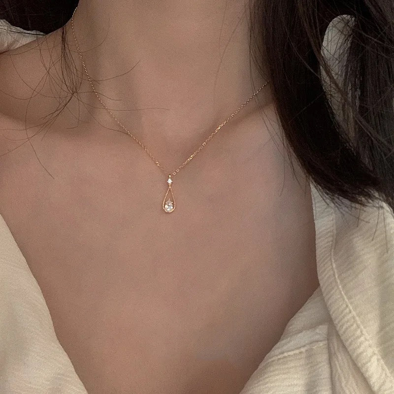 Minimal Drop Pendant