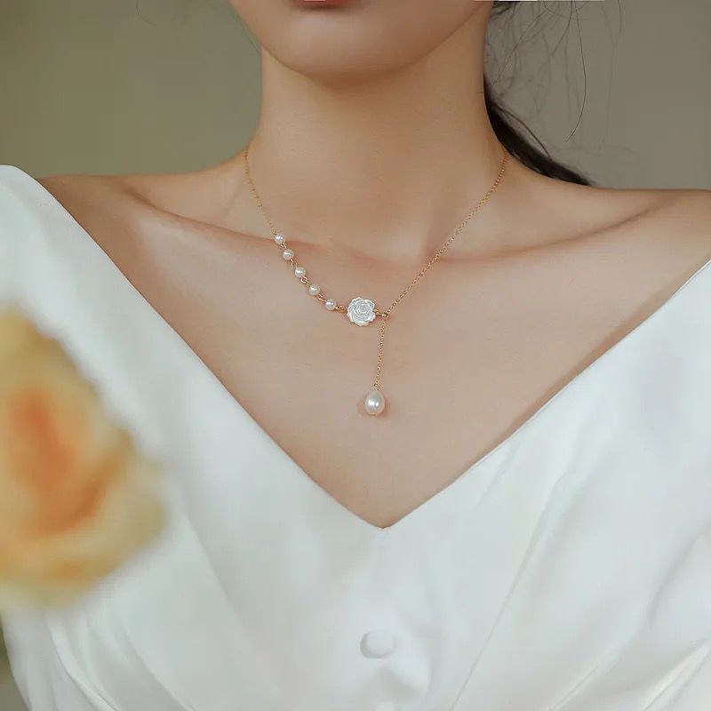 Beautiful Rose With White Pearl Chain Set Pearl