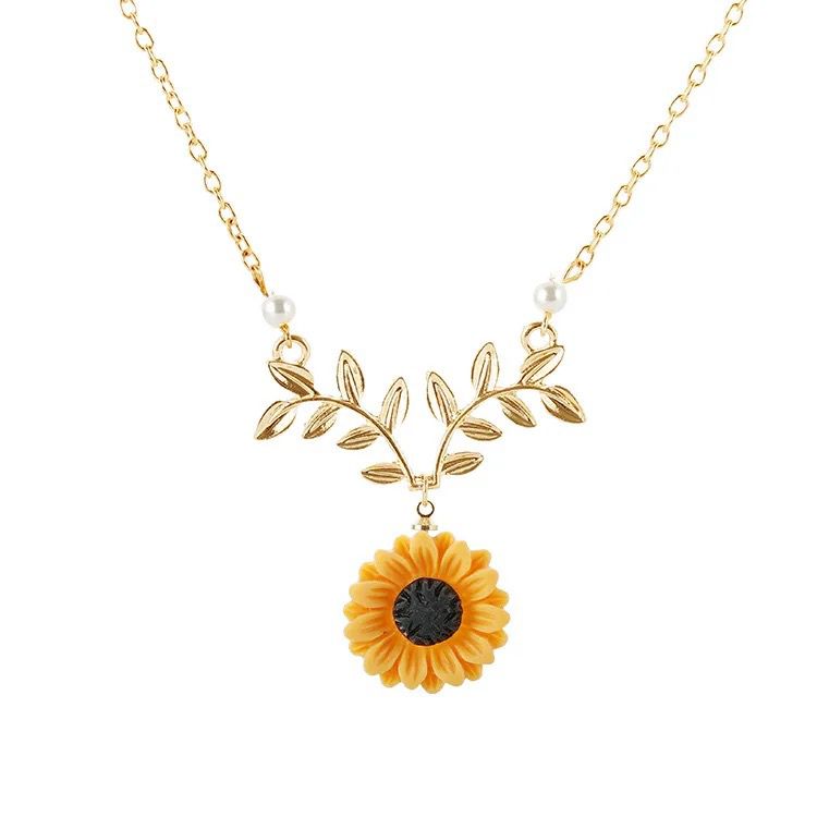 Poplins Butterfly Pendant Alloy Neck Chain for Girls / Women