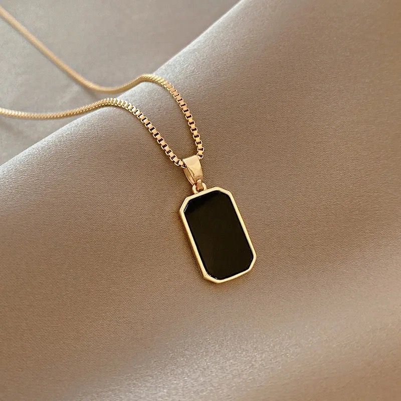 Stylish Metallic Western Black Pendant Necklace With Chain for Women Girls