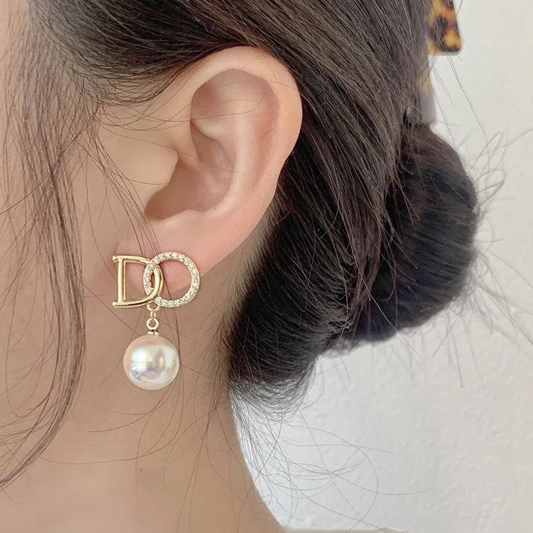 Women's Designer Earrings - Clip, Hoop, Stud Earrings | DIOR